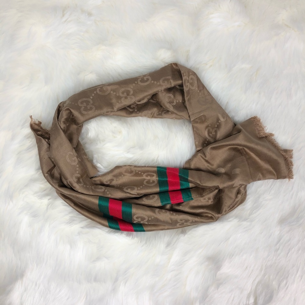 Men’s Gucci scarf